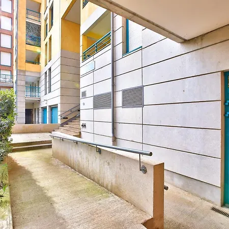 Beautiful Close To The Green Lane *